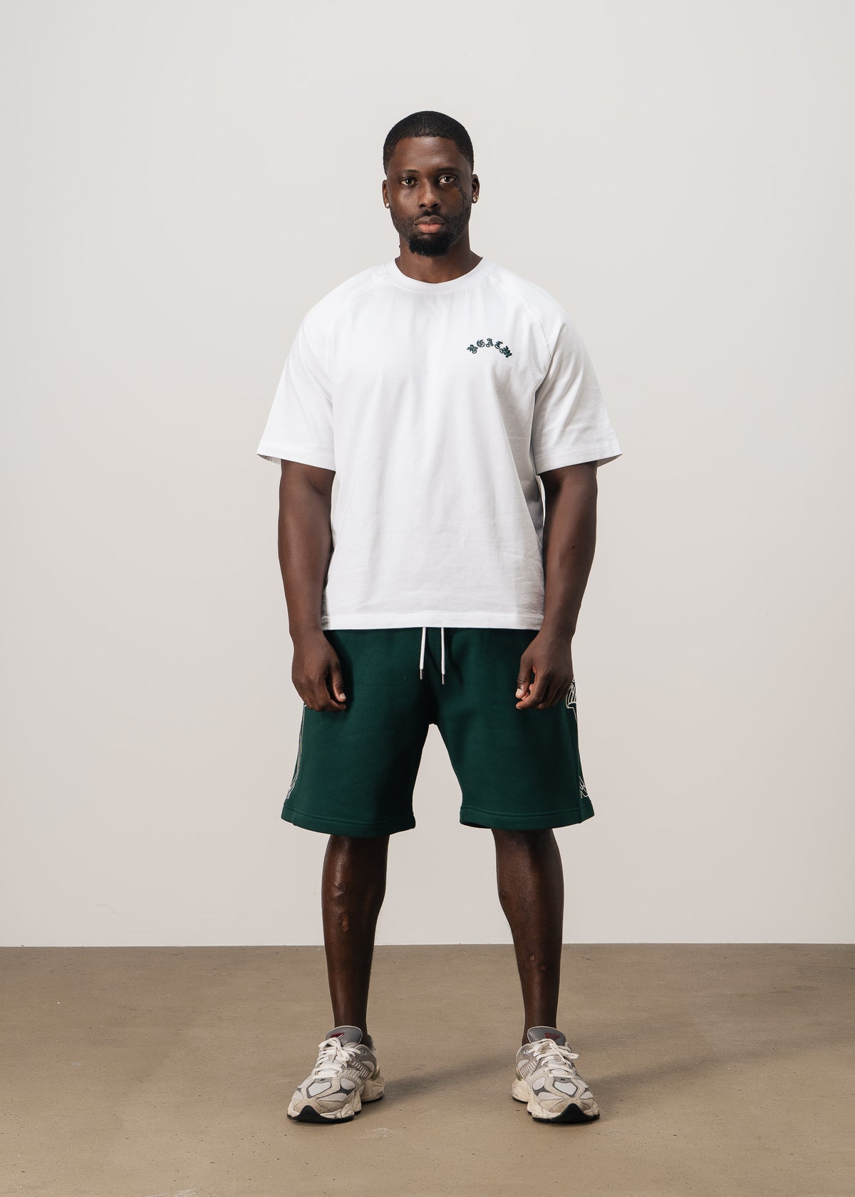 "WAITRESSES" SHORTS