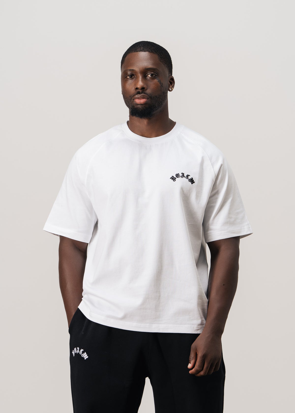 "ESSENTIALS" T-SHIRT