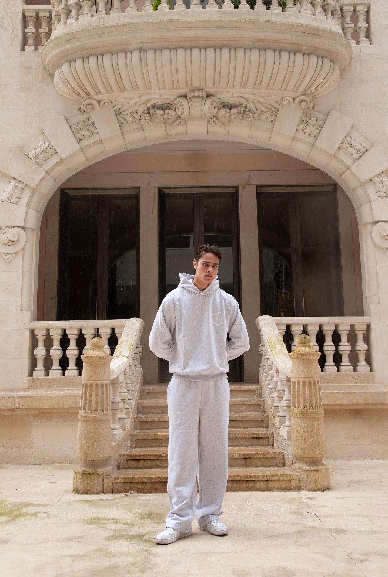"LOGO" HOODIE